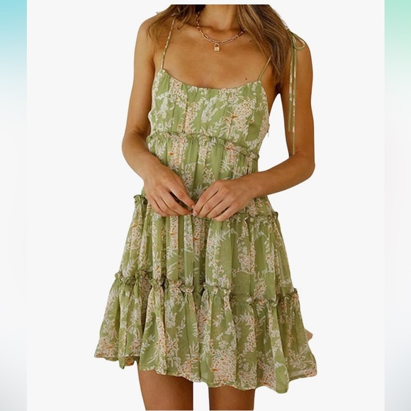 Dresses & Skirts - Flowy mini sun dress